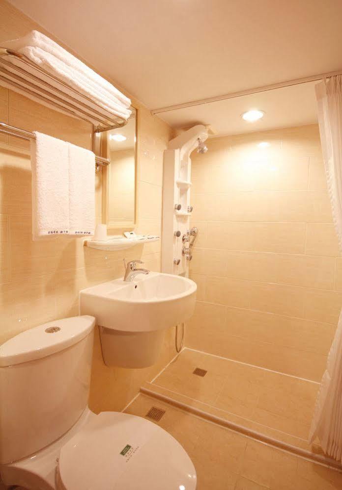 Royal Group Hotel Xiong Zhong Branch Kaohsiung Exterior photo